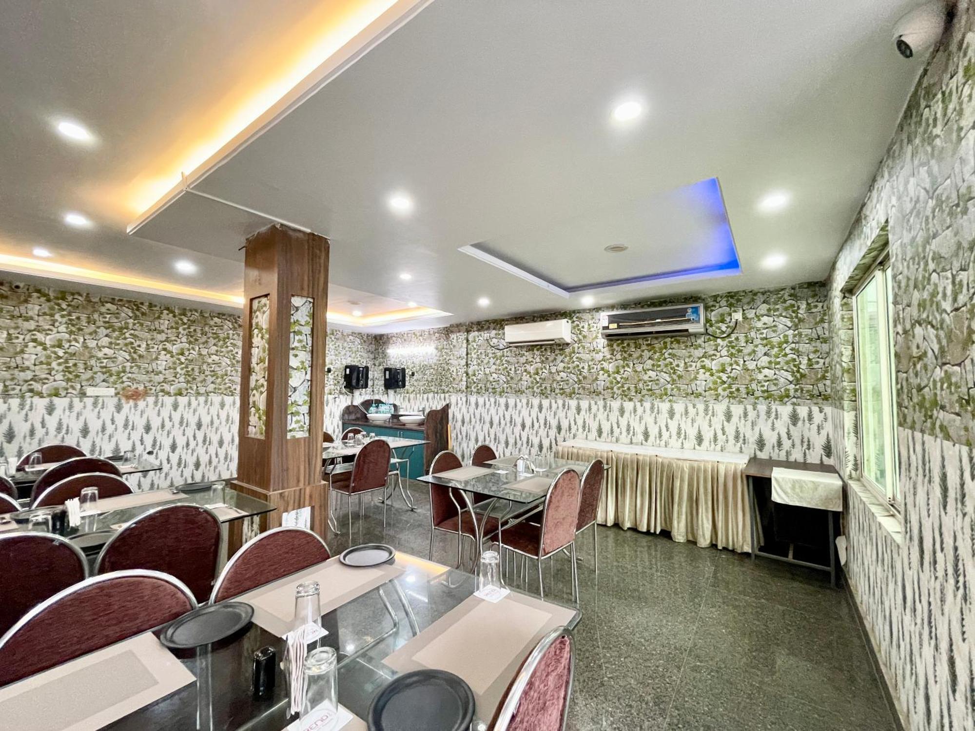 Hotel Trends In Пурі Екстер'єр фото