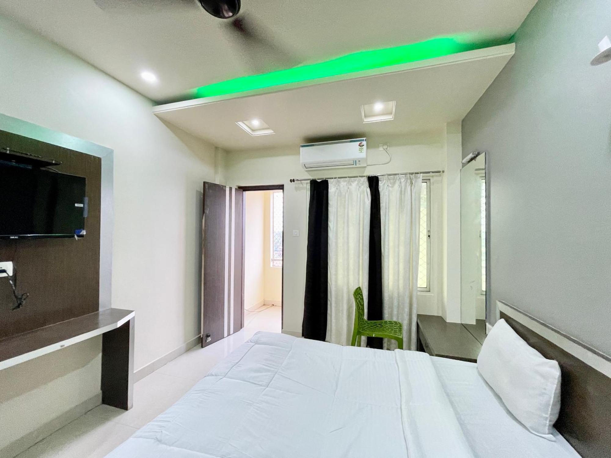 Hotel Trends In Пурі Екстер'єр фото