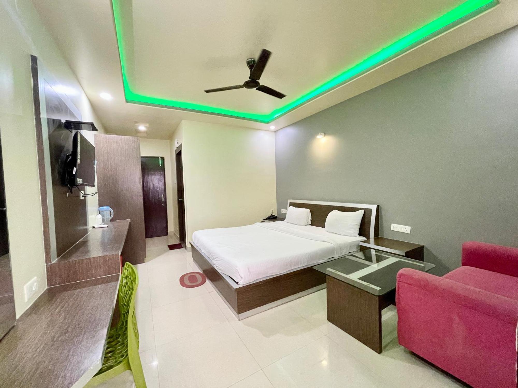 Hotel Trends In Пурі Екстер'єр фото