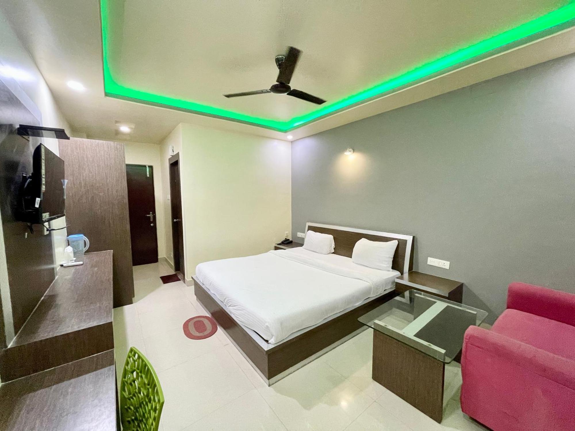 Hotel Trends In Пурі Екстер'єр фото