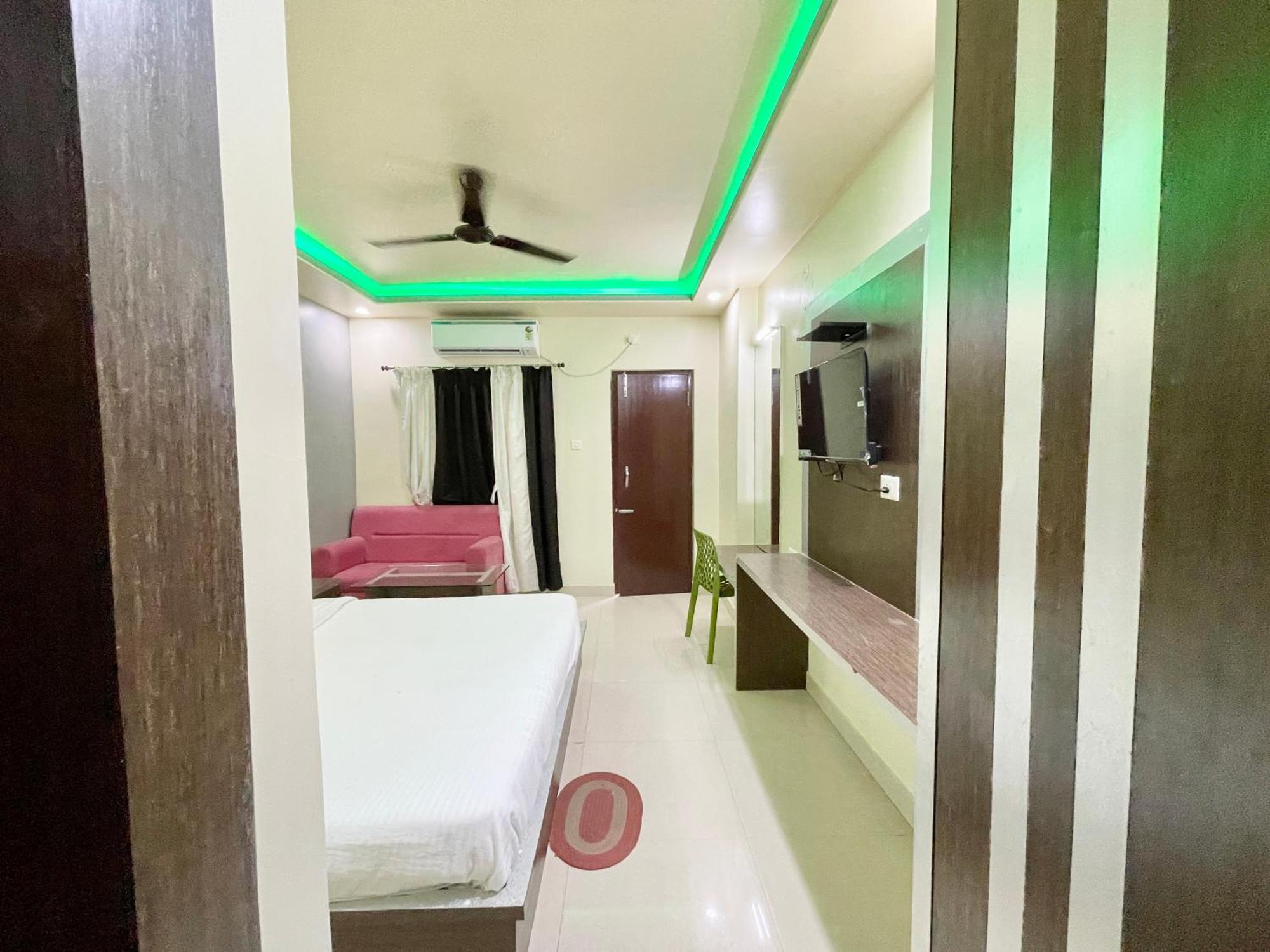 Hotel Trends In Пурі Екстер'єр фото