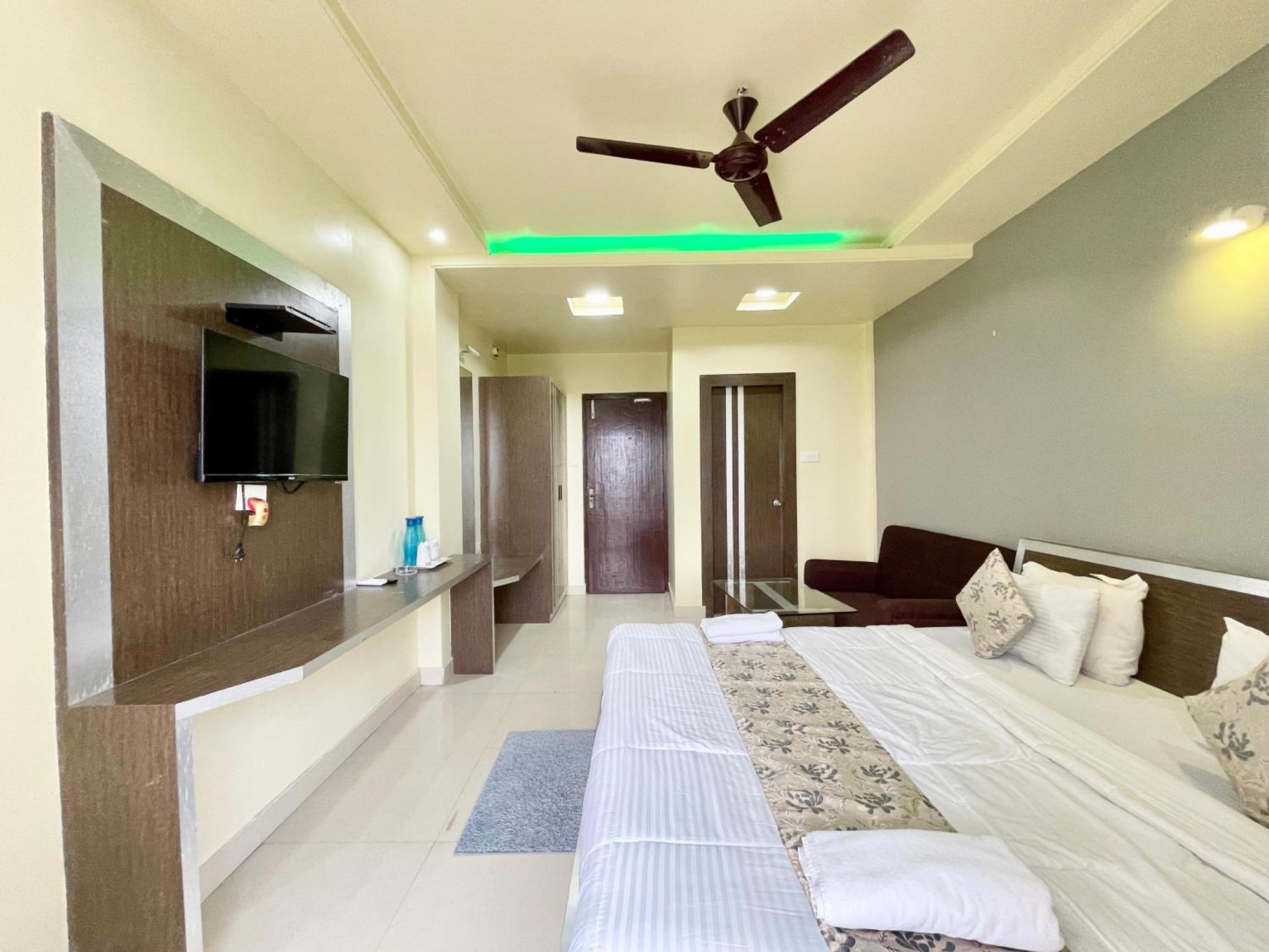 Hotel Trends In Пурі Екстер'єр фото